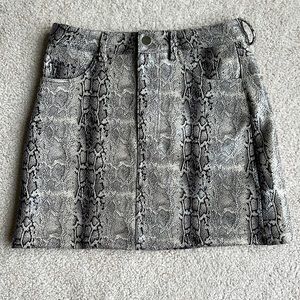(NWOT) Dry Goods Faux Snakeskin Mini Skirt
